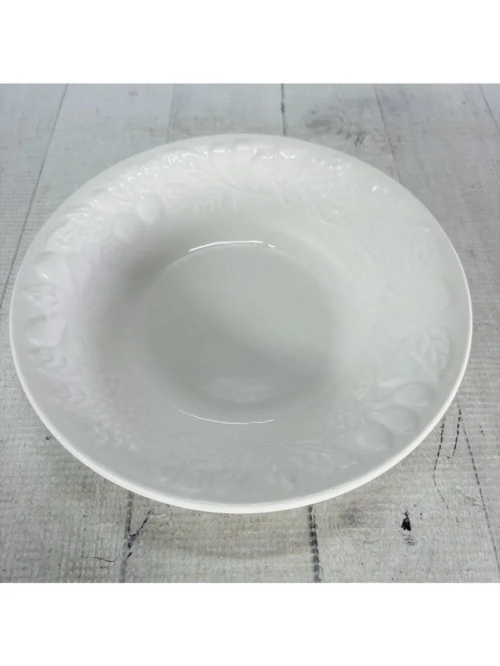 Gibson FRUIT Embossed Fruit Leaves White Shades Rim Coupe Soup Bowls Set of 5